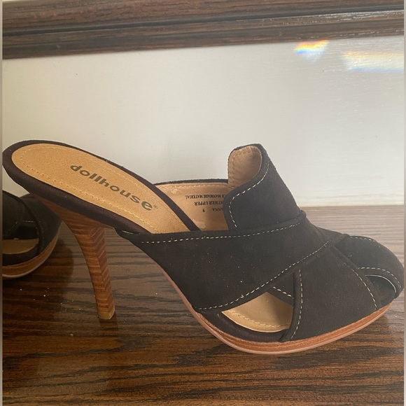 Women’s Dollhouse Size 9 shoes - Picture 10 of 16